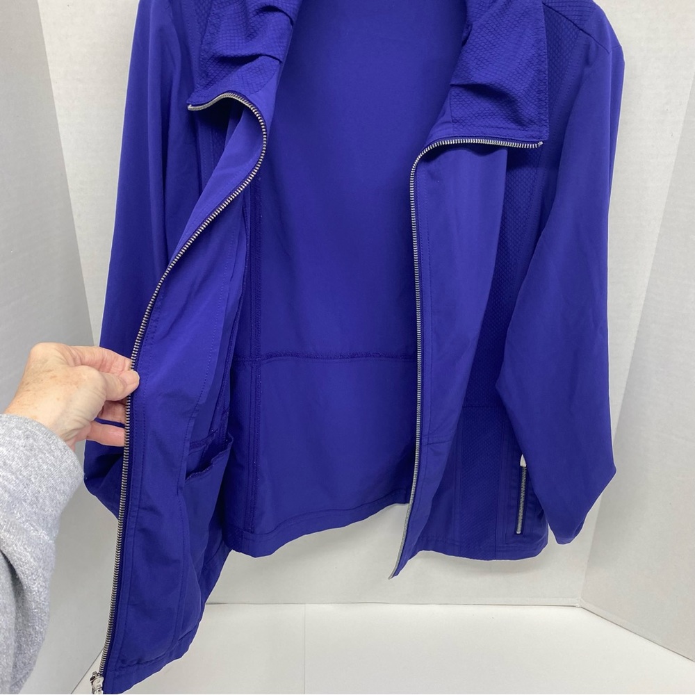 Chicos Zenergy Neema Solid Dobby Jacket Zip Front Pleated Flare Collar Size 2-M - Picture 7 of 14